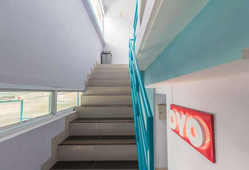 בית מלון כפרי Oyo 478 Balcon Biru
