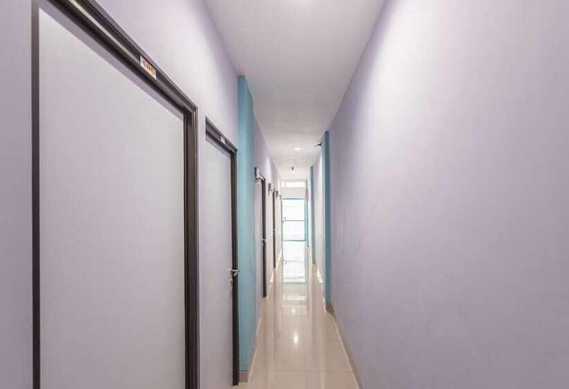 בית מלון כפרי Oyo 478 Balcon Biru