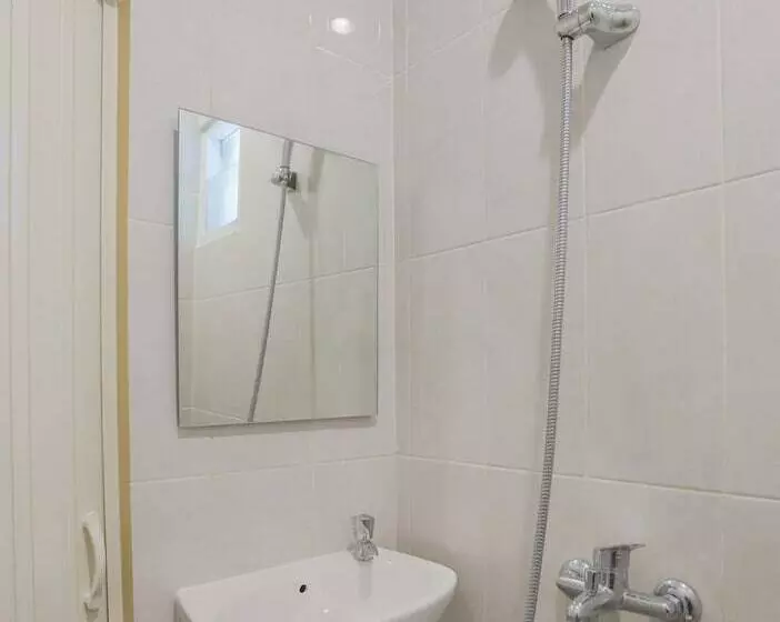 Hotel Oyo 478 Balcon Biru