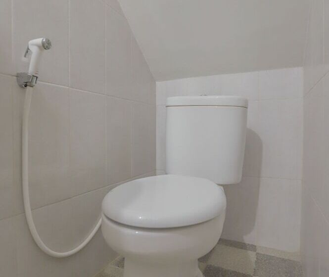 בית מלון כפרי Oyo 478 Balcon Biru