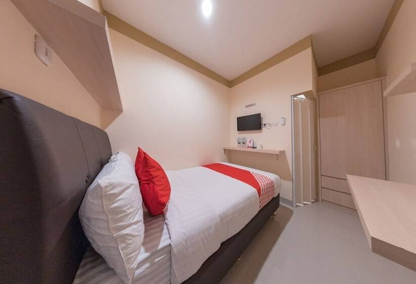 בית מלון כפרי Oyo 478 Balcon Biru