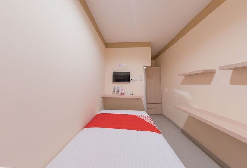 בית מלון כפרי Oyo 478 Balcon Biru