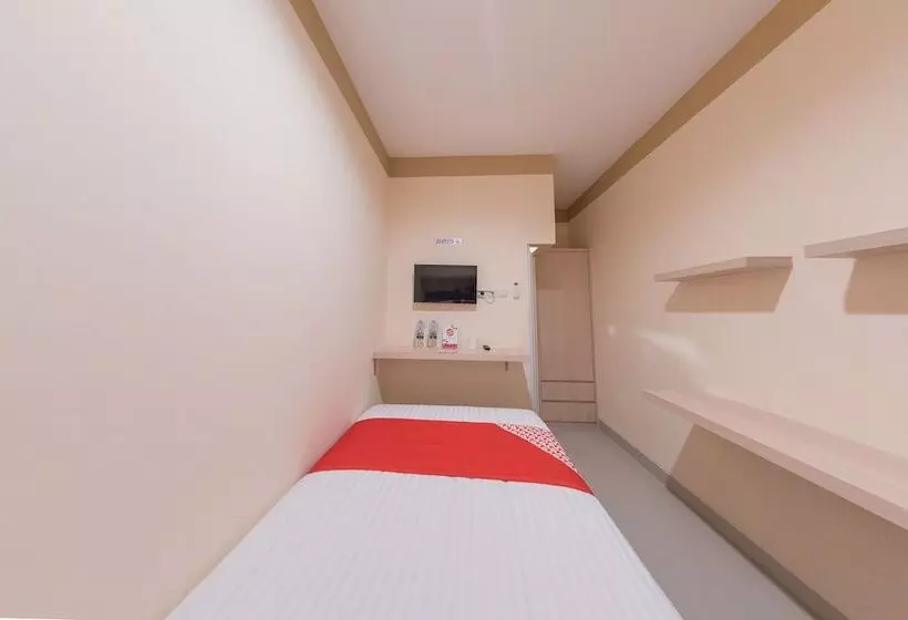 Hotel Oyo 478 Balcon Biru