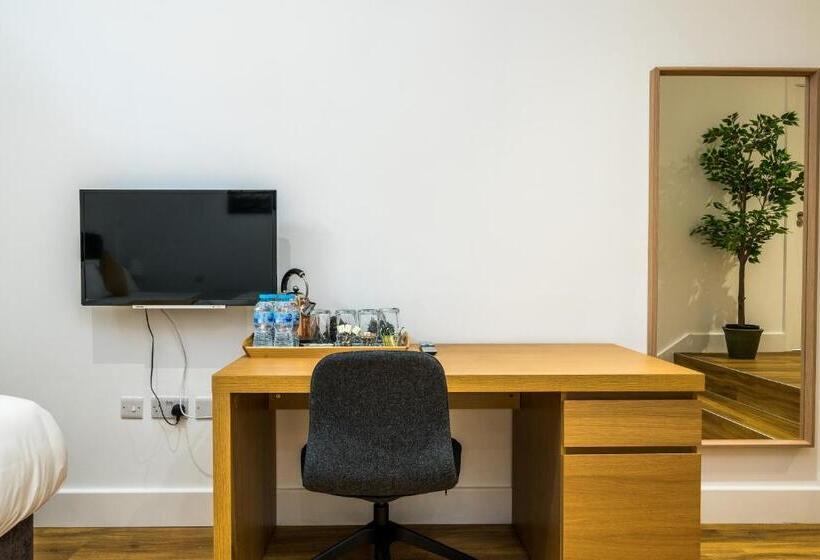 膳宿费 London City View