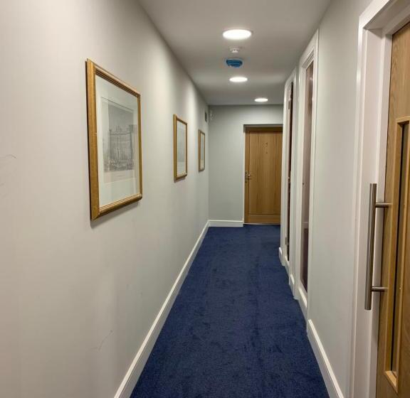 膳宿费 London City View