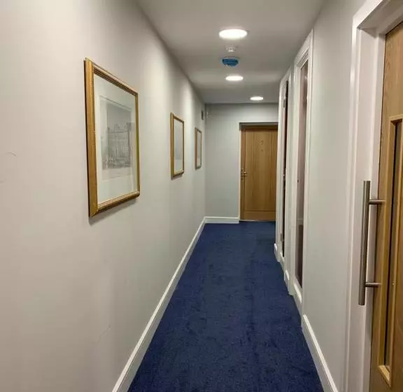 Majatalo London City View