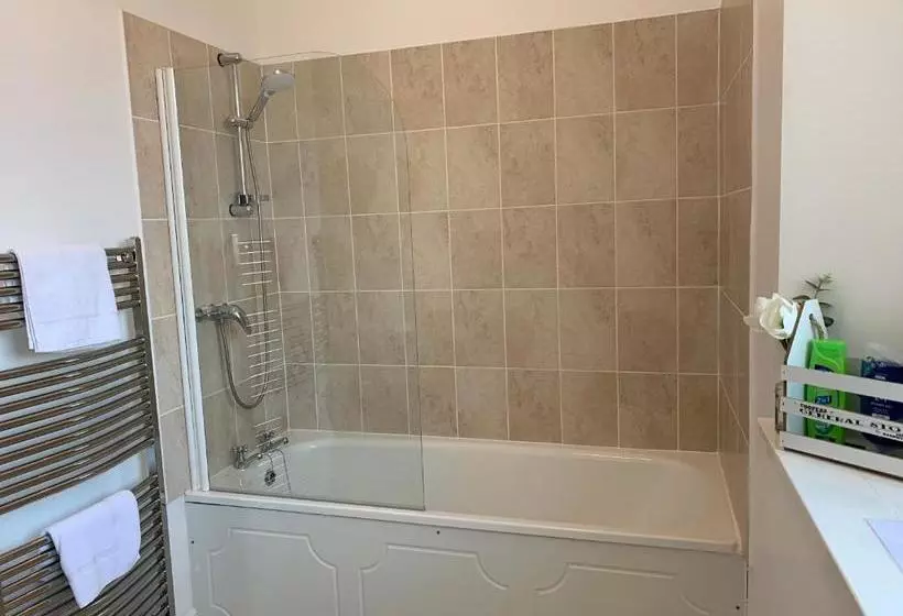 پانسیون The Corner Rooms