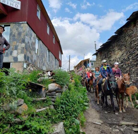 پانسیون Ushguli Hotel Riho