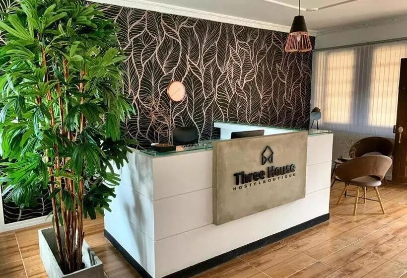 Three House Hostel Boutique