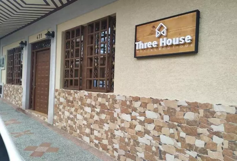 Three House Hostel Boutique