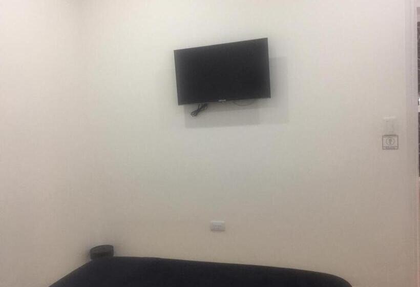 Three House Hostel Boutique