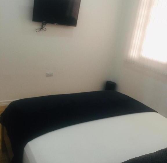 Three House Hostel Boutique