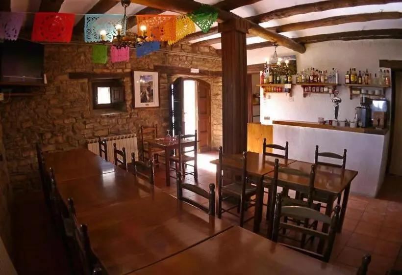 Albergue Restaurante De Artieda