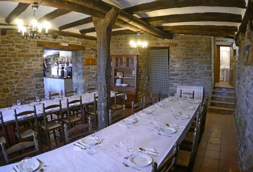 Albergue Restaurante De Artieda