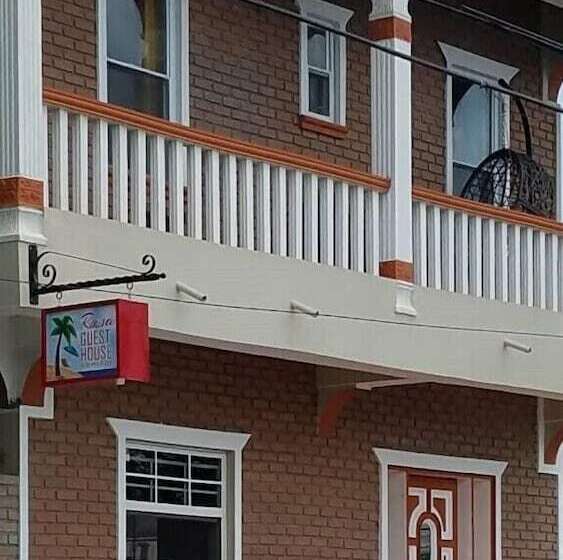 הוסטל Rosa Guesthouse