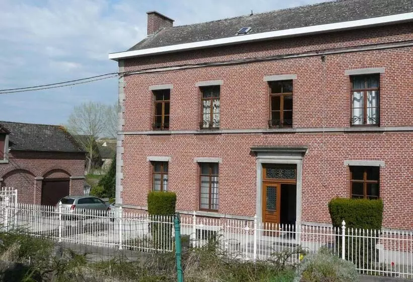Aamiaismajoitus (B&B) Au Crapaud Charmant
