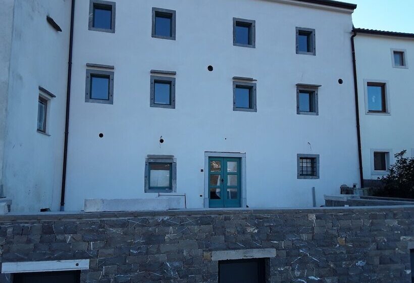 تختخواب و صبحانه B & W Križ