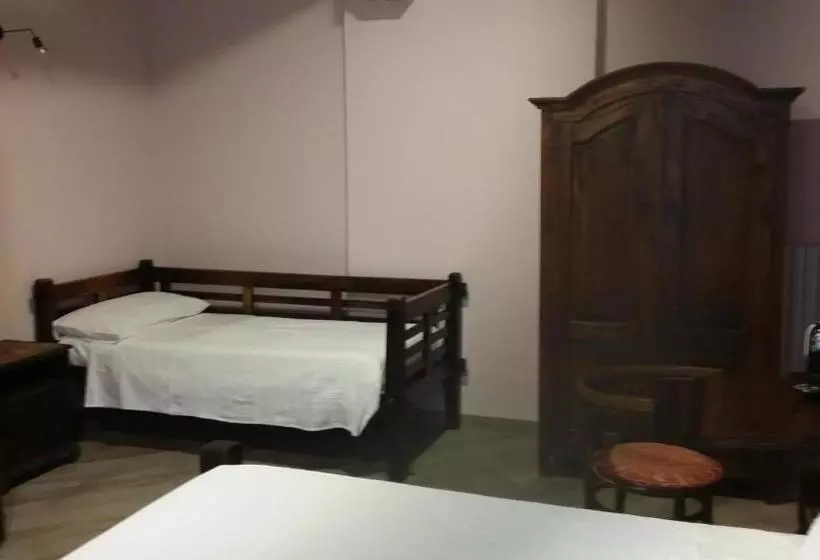 Bed & Breakfast 1906