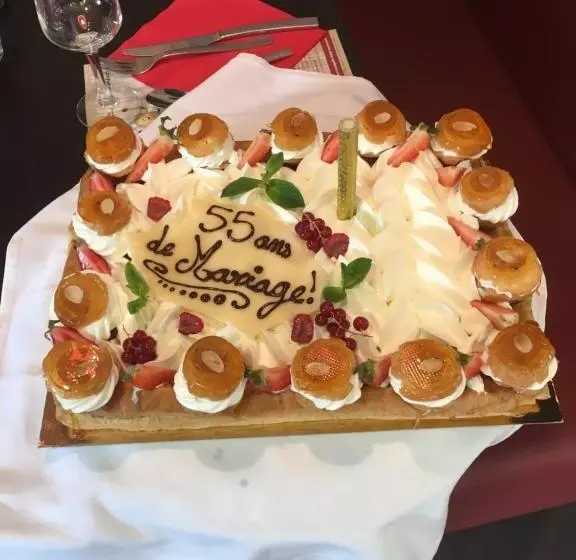 ホテル Au Père Tranquille