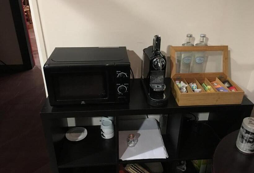 Отель Au Père Tranquille