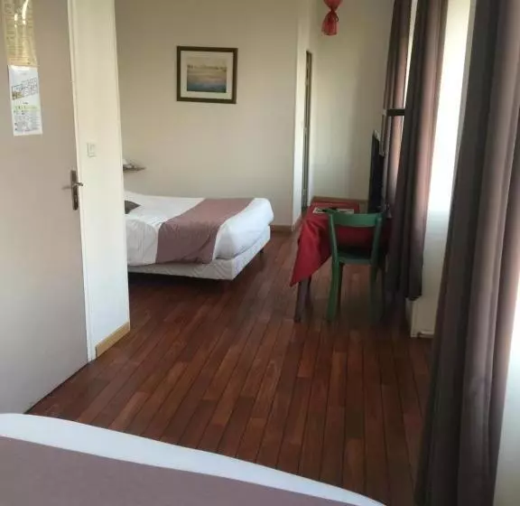 ホテル Au Père Tranquille