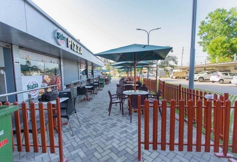 בית מלון כפרי Fun City