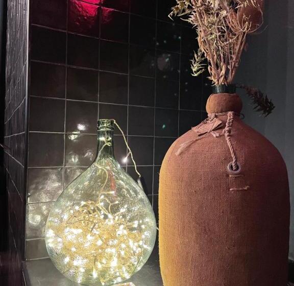 ホテル Ostan Hôtel Boutique