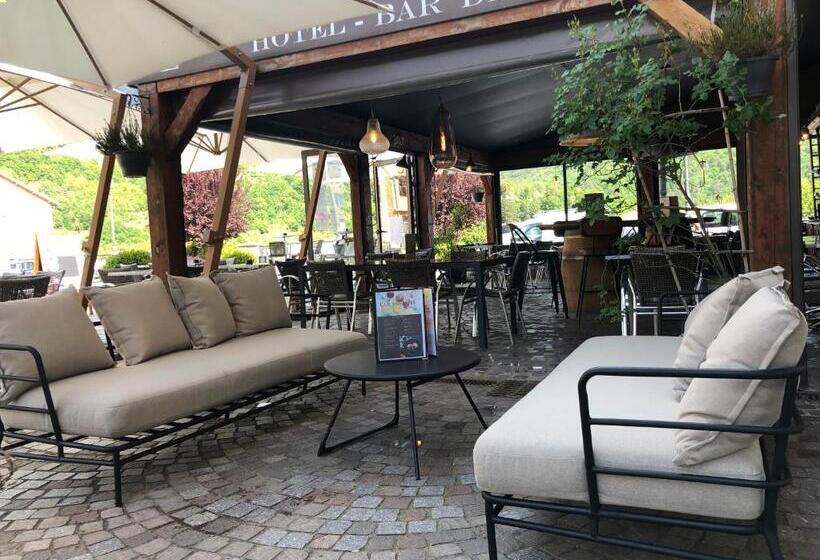 ホテル Ostan Hôtel Boutique