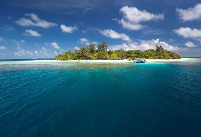 هتل Sandies Bathala