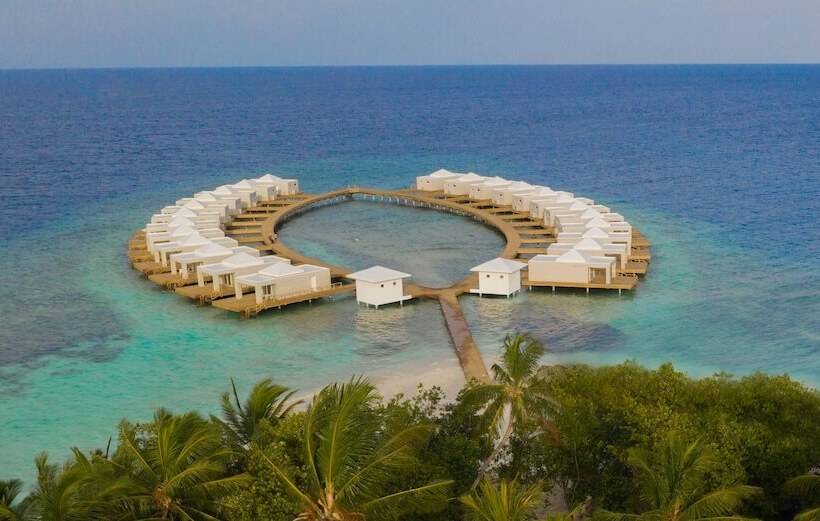 هتل Sandies Bathala