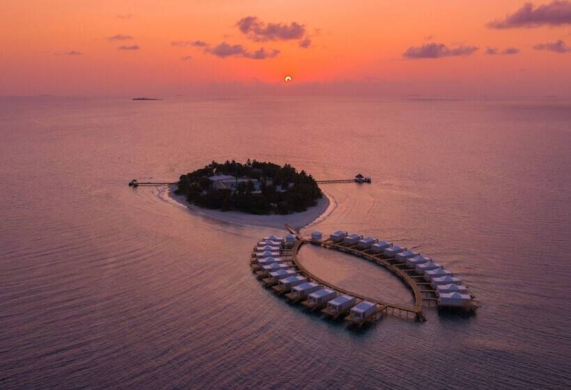 هتل Sandies Bathala