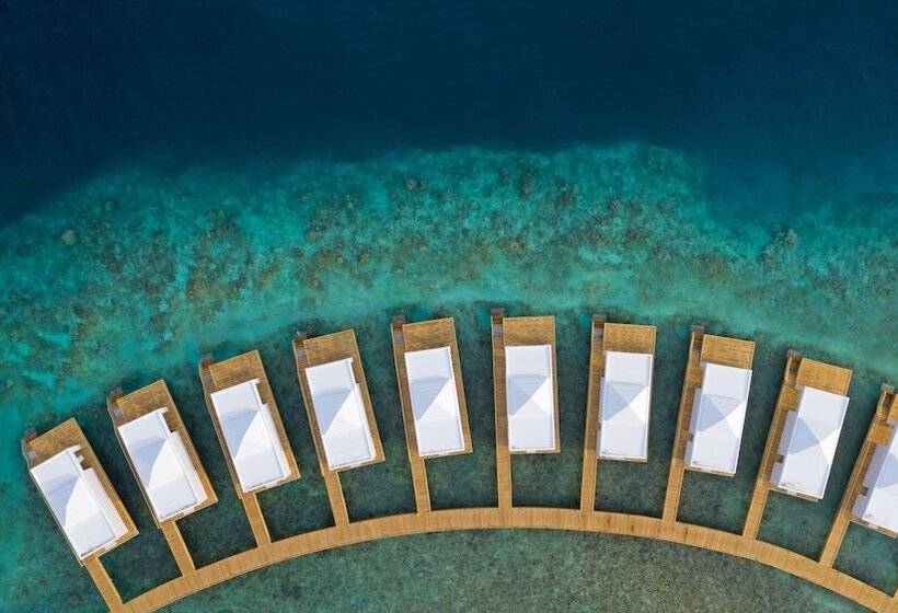 هتل Sandies Bathala