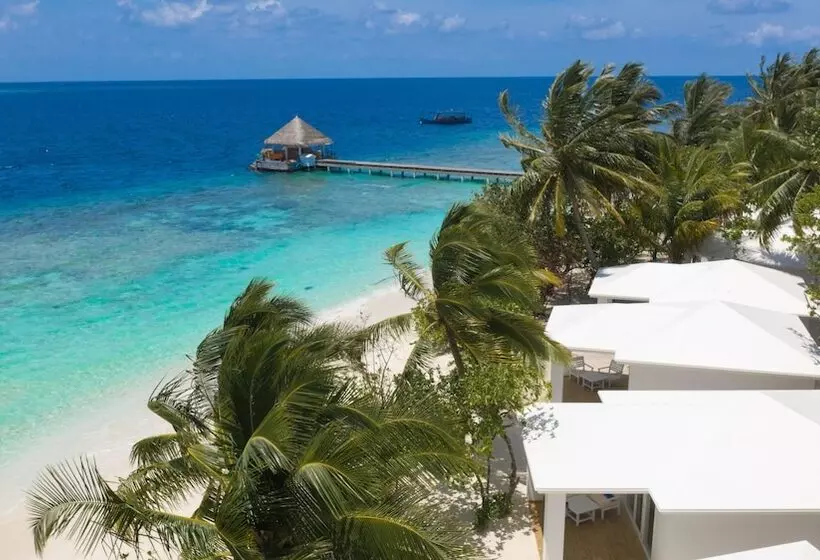 هتل Sandies Bathala