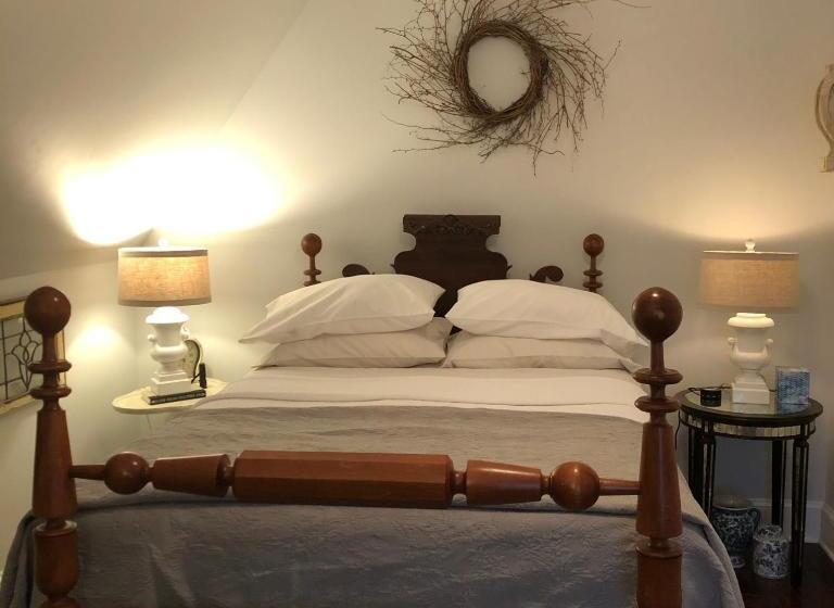 Riverside Gables Bed And Breakfast