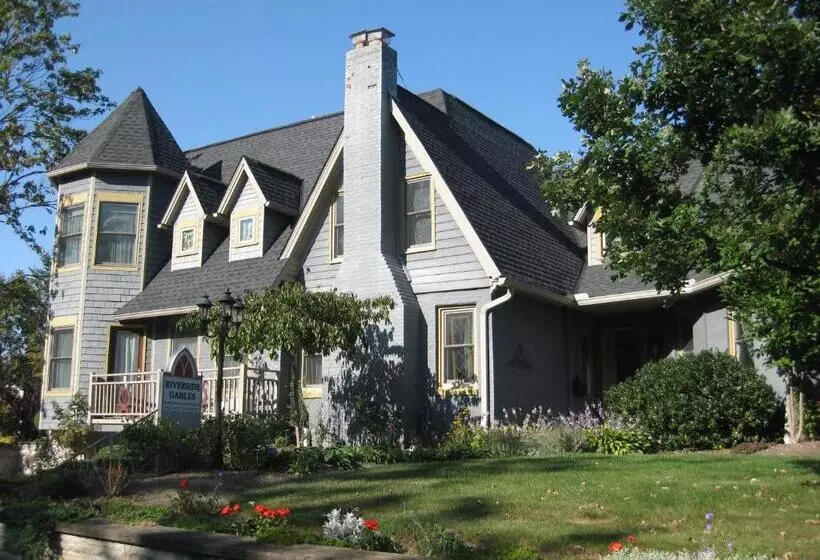 Riverside Gables Bed And Breakfast
