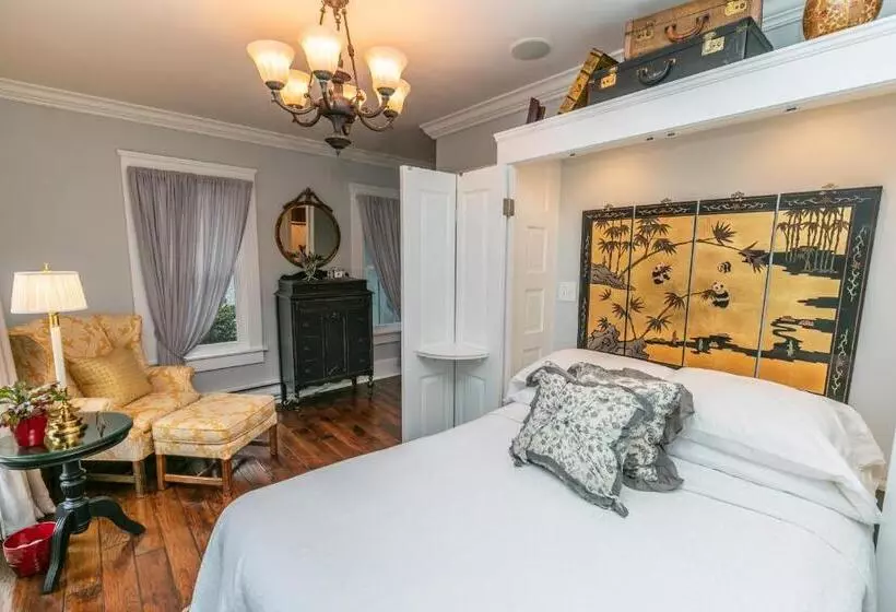 Riverside Gables Bed And Breakfast