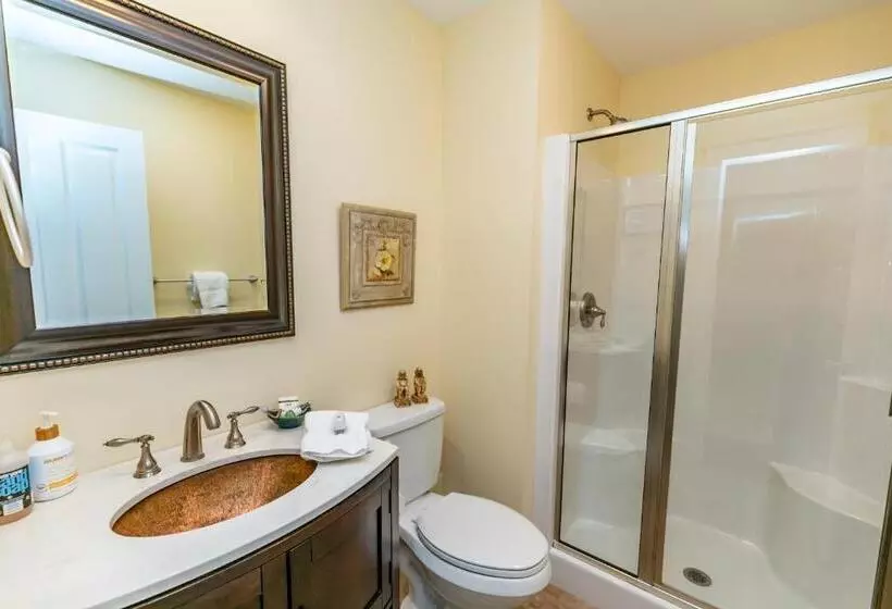 Riverside Gables Bed And Breakfast