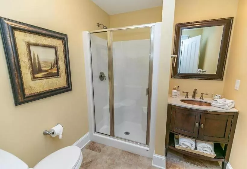 Riverside Gables Bed And Breakfast