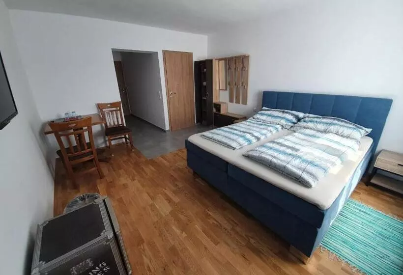 Retkeilymaja Pop S Rooms   Transilvania