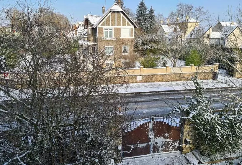 Aamiaismajoitus (B&B) Apakabar Homestay   Ambiance Balinaise, Parking Privé, Netflix