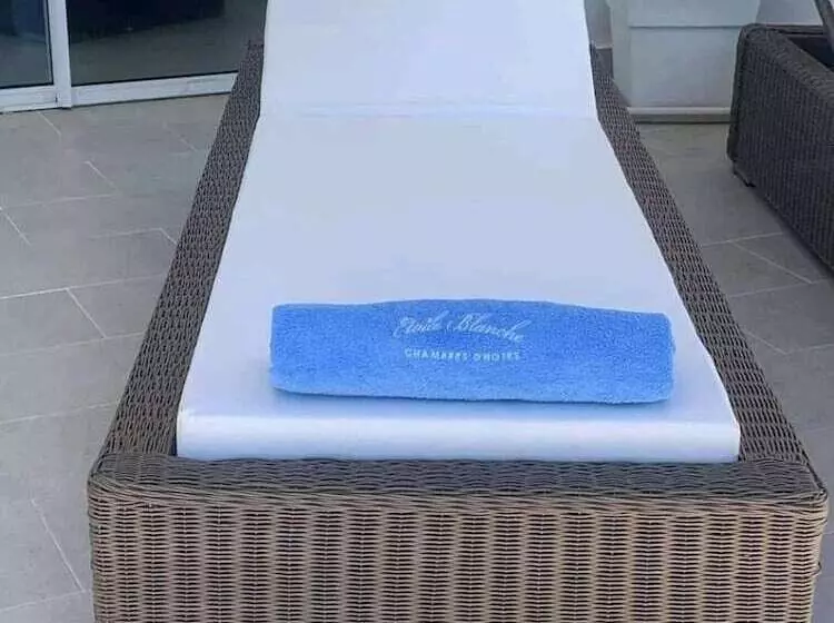 تختخواب و صبحانه Etoile Blanche