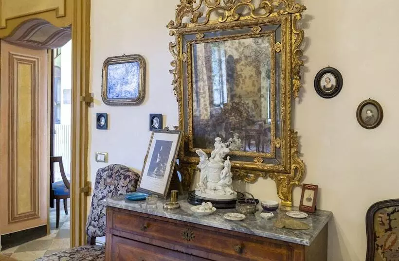 Aamiaismajoitus (B&B) Palazzo Sismonda