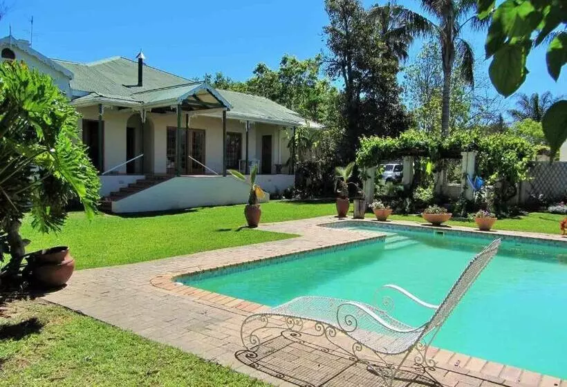 ベッドアンドブレックファースト Peppertree House Bnb And Self Catering