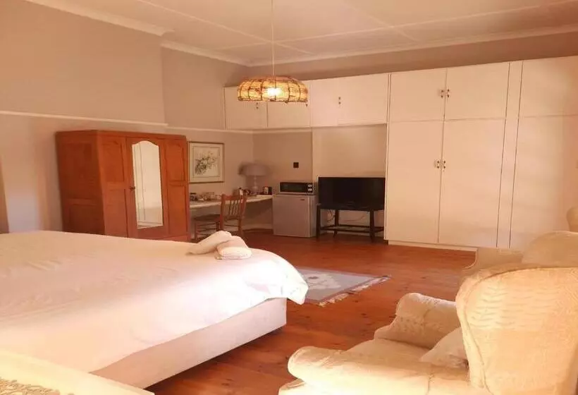 ベッドアンドブレックファースト Peppertree House Bnb And Self Catering