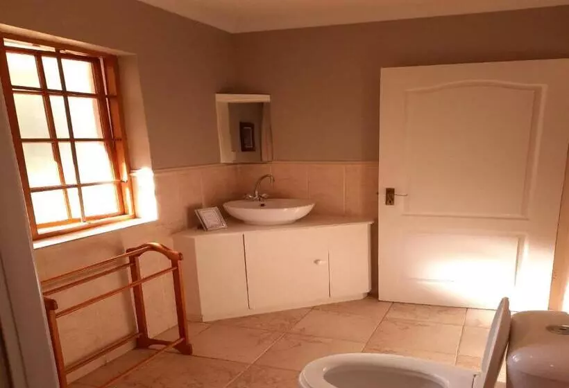 ベッドアンドブレックファースト Peppertree House Bnb And Self Catering