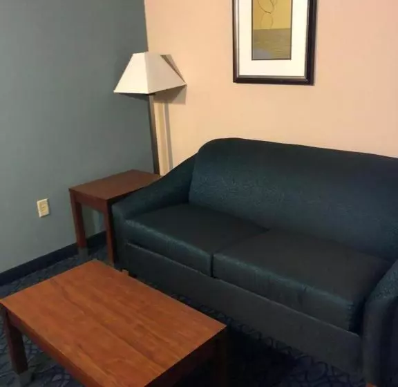 Hotelli Countryview Inn & Suites