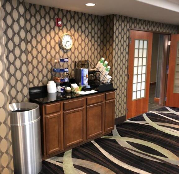 ホテル Countryview Inn & Suites