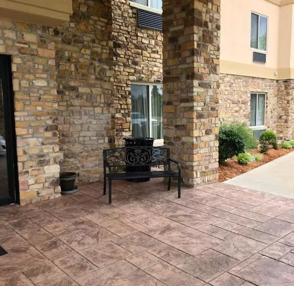 Hotelli Countryview Inn & Suites