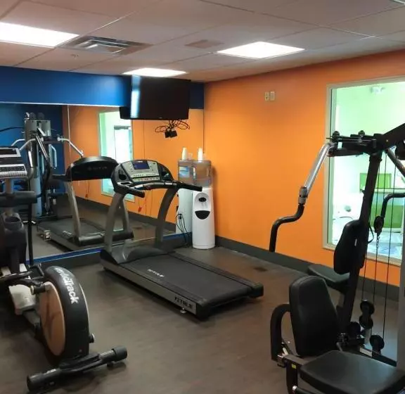 Hotelli Countryview Inn & Suites