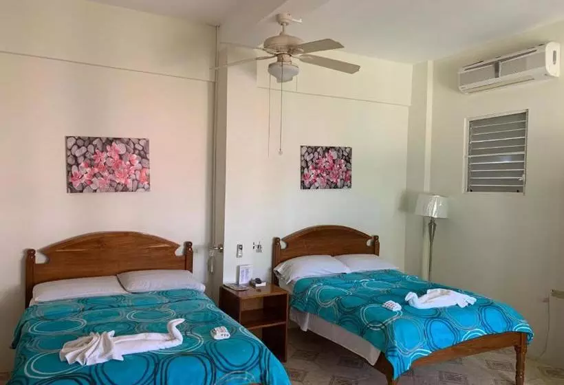 ペンション Fernando S Seaside Guest House